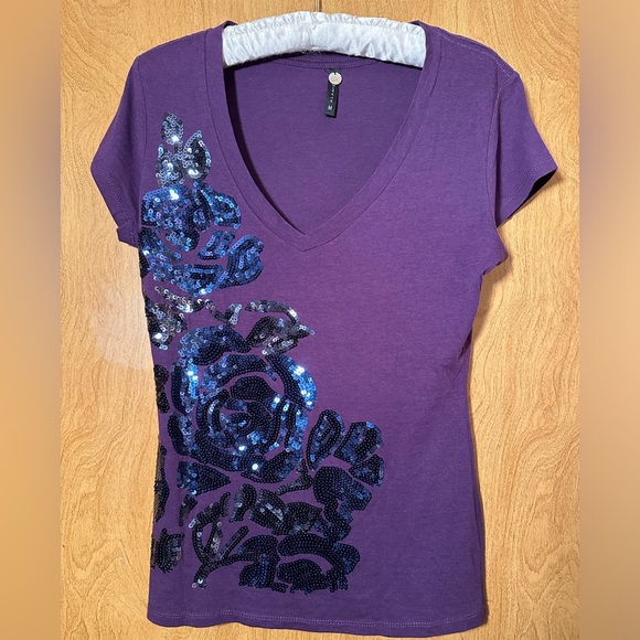 Alaniz size medium purple sequence T-shirt - Picture 2 of 8